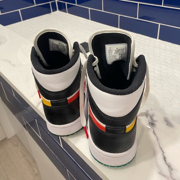 Jordan 1 Mid - Picture 9 of 9